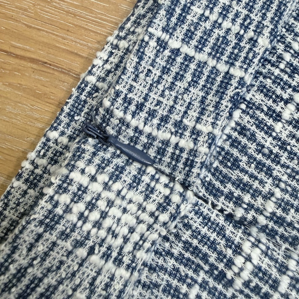 Banana Republic Blue and White Textured Mini Skirt - Picture 3 of 6